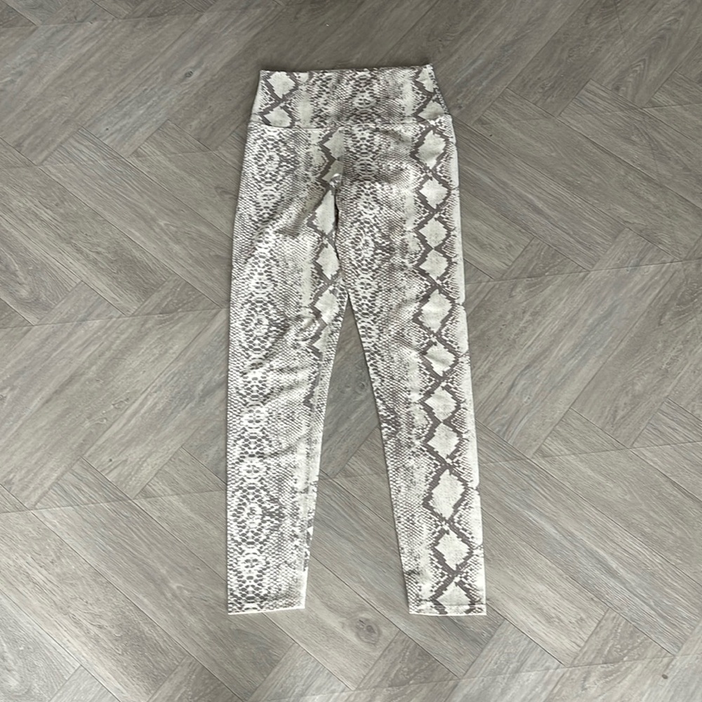 Beach Riot Ribbed Snakeskin Legging Size M